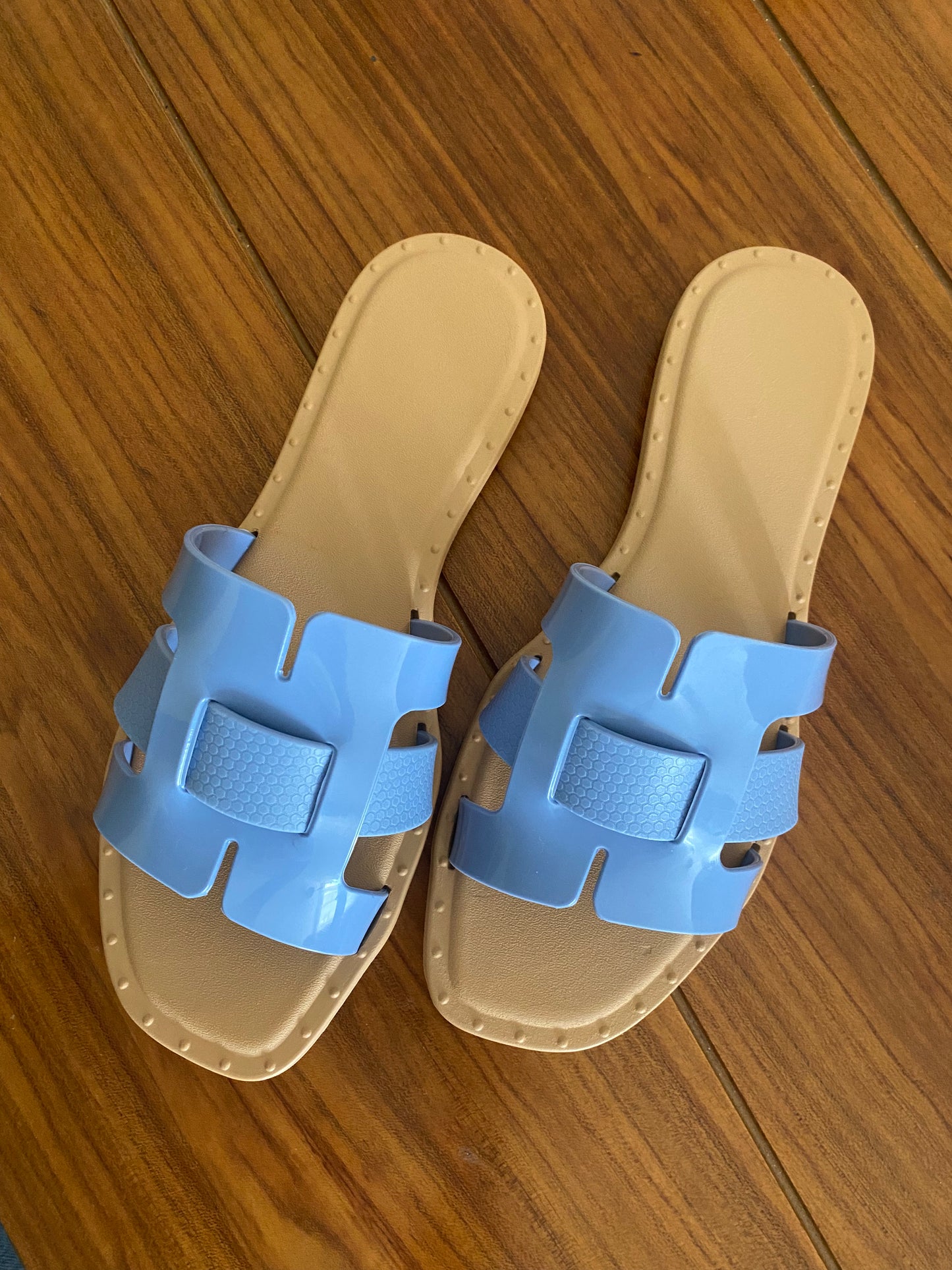 Sandalias Planas de Charol en azul cielo