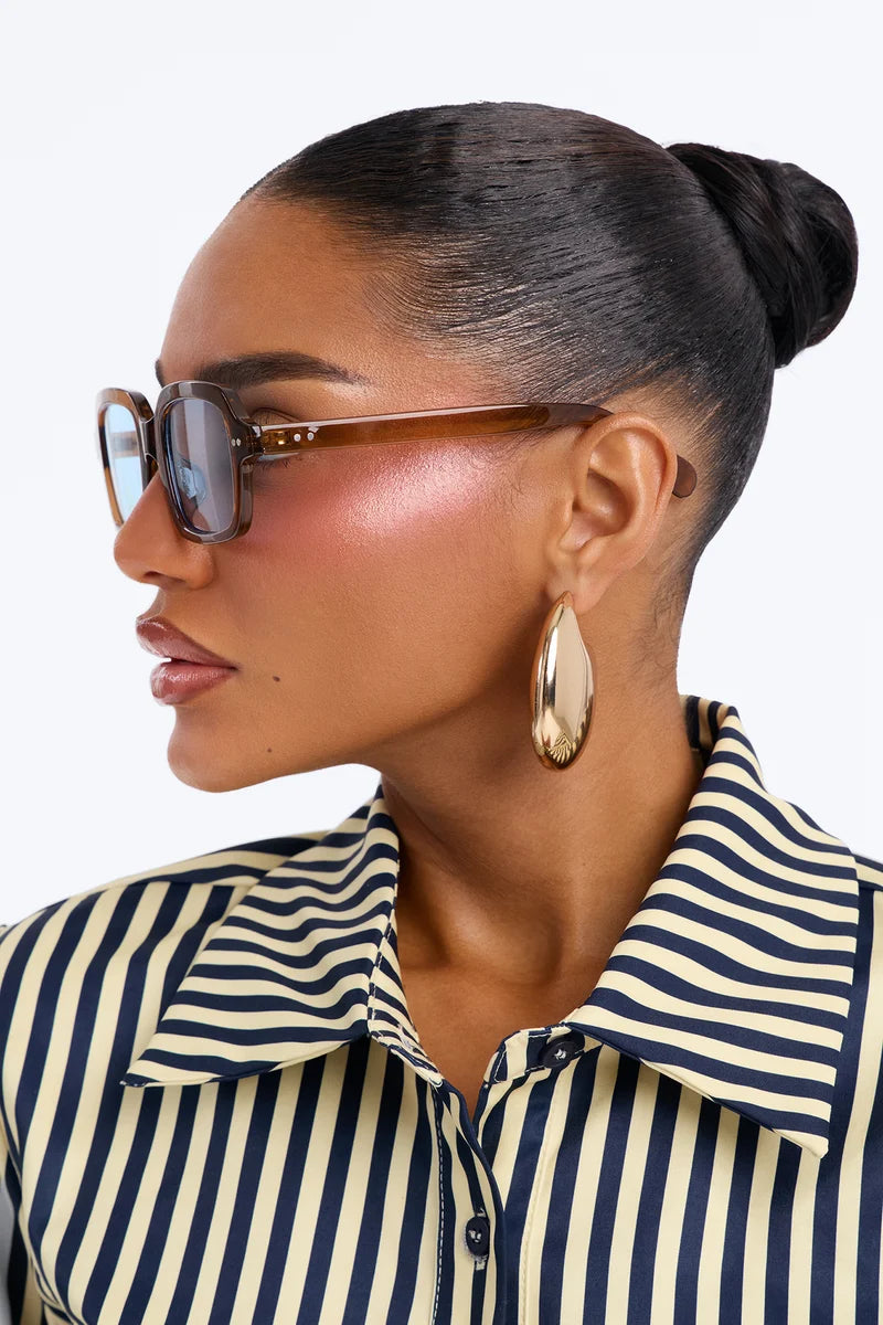 MILA SQUARE SUNGLASSES